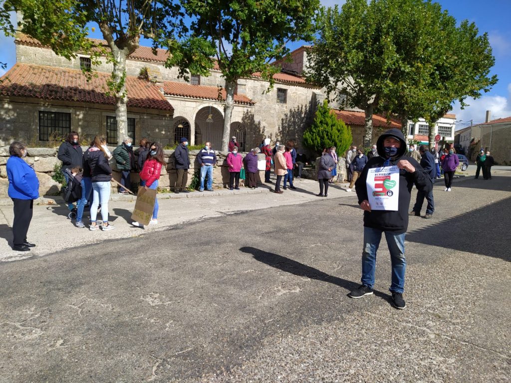 Foto 1: 03/10/2020. Manifestación por una Sanidad Digna para Torregamones