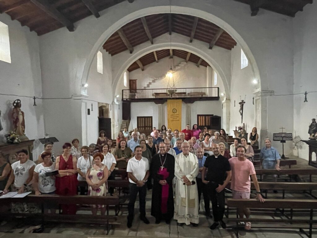 Foto de familia en la Iglesia